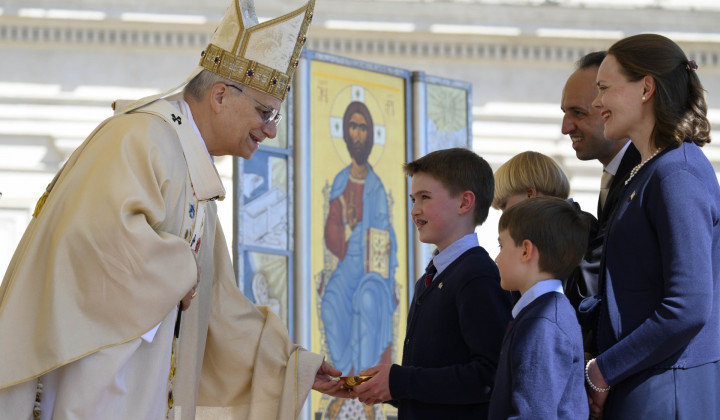 Papež med sveto mašo na veliko noč (foto: Vatican media)