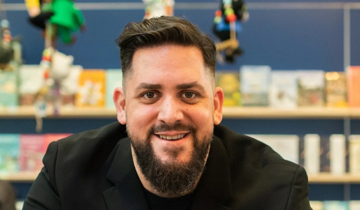 Boštjan piše, nastopa, prevaja, ustvarja ...  (foto: Osebni arhiv)