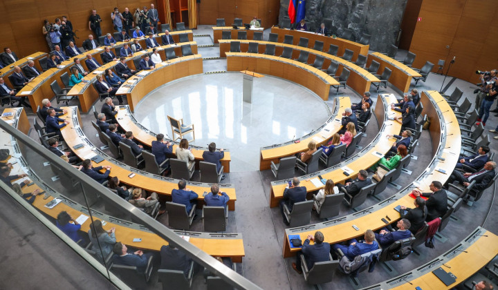 Začetek ustanovne seje DZ (foto: STA)