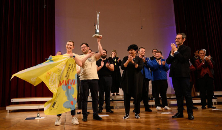  Veliko nagrado Evrope v zborovskem petju je na tekmovanju v Mariboru osvojil Zbor sv. Nikolaja iz Litije, ki ga vodi Helena Fojkar Zupančič (foto: Vir: FB Zbor sv. Nikolaja Litija)