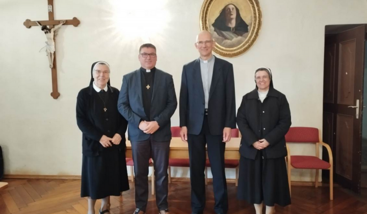 Novo in staro vodstvo Korus (foto: Konferenca redovnih ustanov Slovenije)