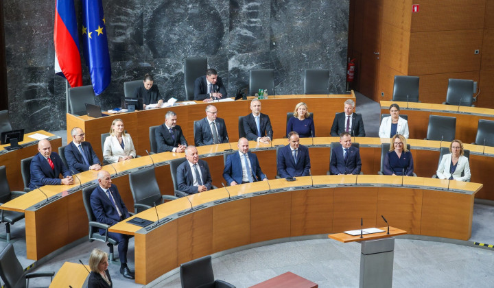16. slovenska vlada ob izvolitvi v Državnem zboru (foto: STA/Jure Makovec)