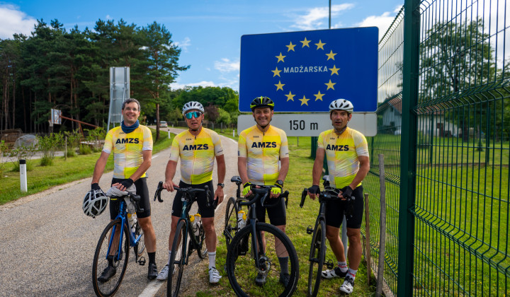 Romarji upanja na meji z Madžarsko (foto: Rok Mihevc)