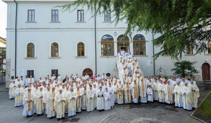 Duhovniki koprske škofije (foto: Tamino Petelinsek)