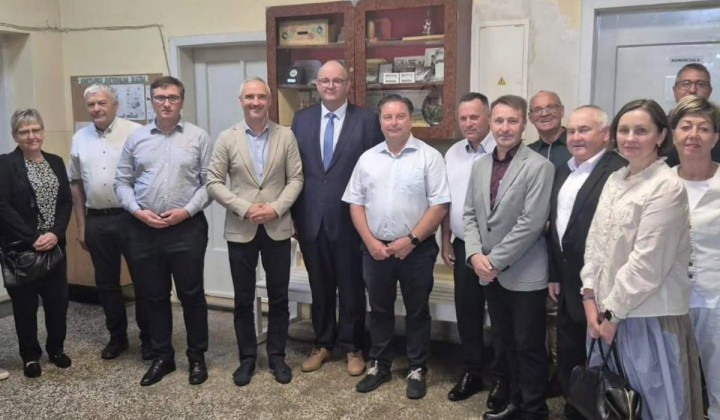Minister Janez Cigler Kralj s predstavniki kmetijskih organizacij v Pomurju (foto: Vir: Ministrstvo za kmetijstvo)