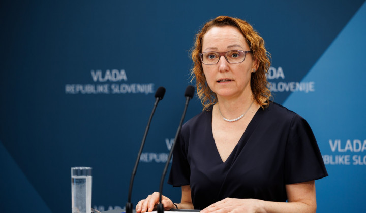 Ministrica za demografijo, družino in socialne zadeve Mateja Ribič (foto: STA)