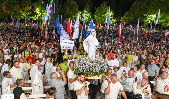 Procesija  (foto: ICMM/Radio Mir Medžugorje)
