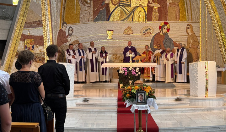 Slovo od pokojnega Jožeta Ramovša (foto: Rok Mihevc)