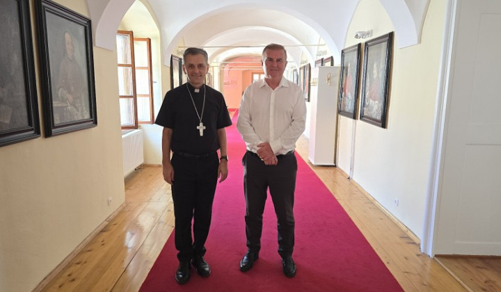 Škof Saje in veleposlanik But (foto: Škofija Novo mesto)