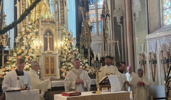 V Marijinem svetišču na Gorci v Malečniku so gostili kardinala Rolandasa Makrickasa (foto: Andreja Seršen Dobaj/STA)