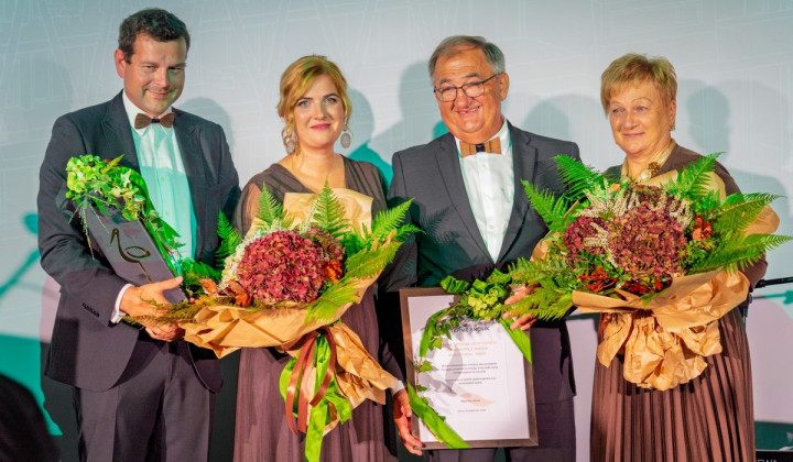 Družini Hribar in Adam. Ivan Hribar, oče Term Snovik, s soprogo in današnja direktorica Katarina Adam s soprogom. (foto: Terme Snovik)