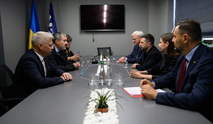 Hajdinjak in Kajzer pri Zelenskemu (foto: Vir: Ministrstvo za obrambo)