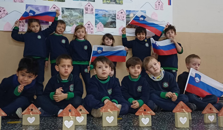 V šoli AMS v Mendozi v Argentini ob dnevu državnosti (foto: Facebook/ColegioEslovenoAMS)
