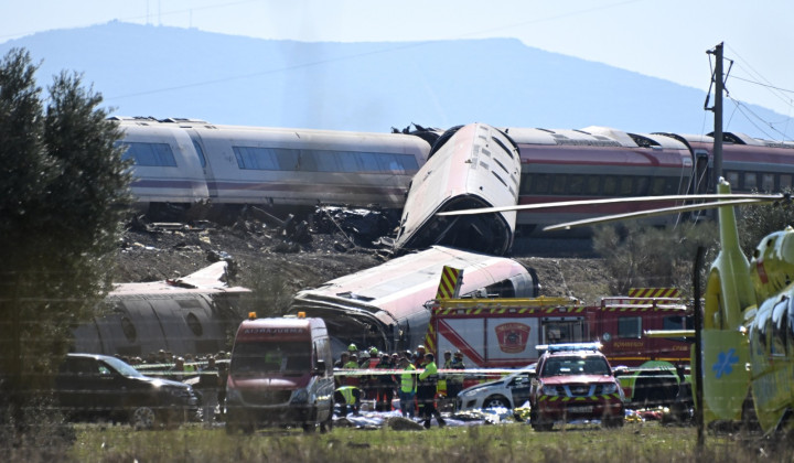 Nesreča v Španiji  (foto: Xinhua/STA)
