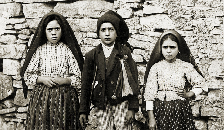 Fatimski pastirčki Lucija, Francek in Jacinta Fatimski pastirčki Lucija, Francek in Jacinta (foto: Wikipedia)