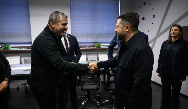 Minister Kajzer in ukrajinski predsednik Zelenski (foto: Vir: FB Tone Kajzer)