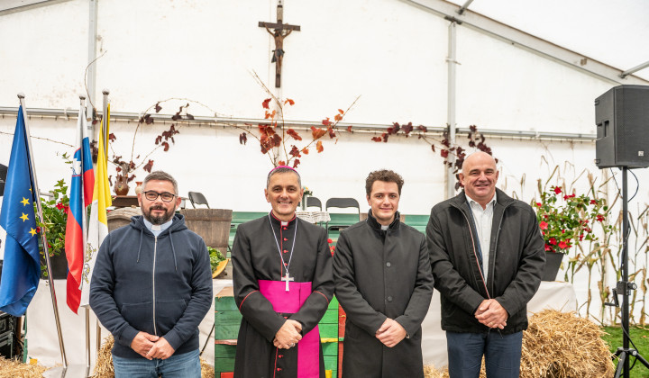 Dejan Horvat, škof Andrej Saje, Matija Golob, Martin Mavsar (foto: Rok Mihevc)