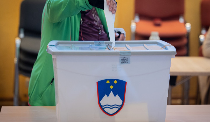 Referendumsko glasovanje Referendumsko glasovanje (foto: Bor Slana/STA)
