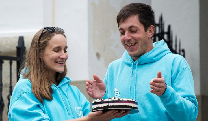 Torta za pet let slovenske youngCaritas (foto: youngCaritas)