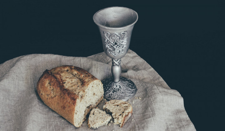 Gabrijel Kavčič: ’Ko vidiš hostijo pri maši, je to Jezus, ni več hostija, ni več moka, kruh, voda. To je pravi Jezus.’  (foto: Debby Hudson / Unsplash)