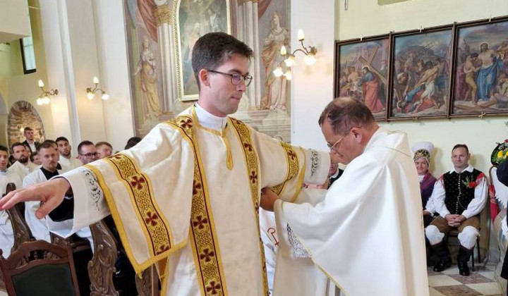 Diakon Luka Anžič Diakon Luka Anžič (foto: Vir: FB Župnija Ihan)