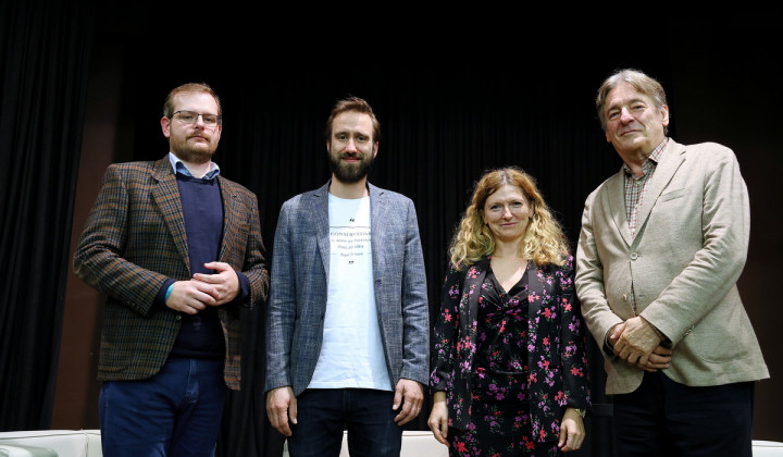 Martin Nahtigal, Ožbej Peterle, Tanja Dominko in dr. Vasko Simoniti (foto: Jože Potrpin)