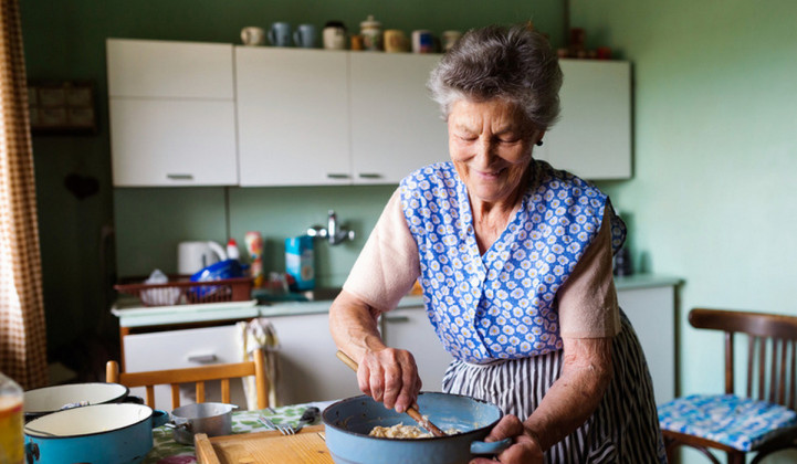 Katero jed je pa vam skuhala vaša stara mama? (foto: Halfpoint)