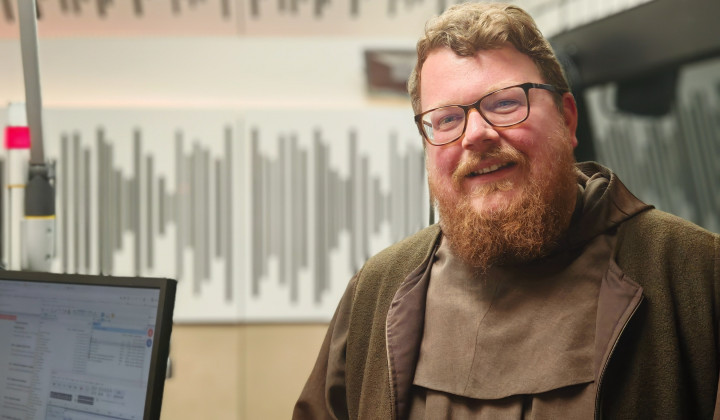 Br. dr. Jan Dominik Bogataj: Bog svojo ljubezen deli vsem in pri tem ni selektiven. (foto: Mirjam Judež)