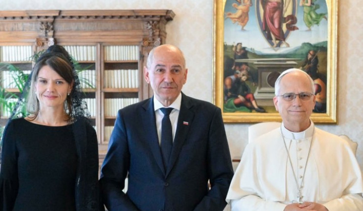 Urška Bačovnik Janša, Janez Janša in Papež Leon XVI. (foto: UBJ/KPV)